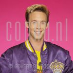 23-04-2004 Charly Luske at studio in Amsterdam, on behalf of musical Love me just a little bit more.

[keywords]Posed, Half Length, Eyecontact, Smiling[/keywords]